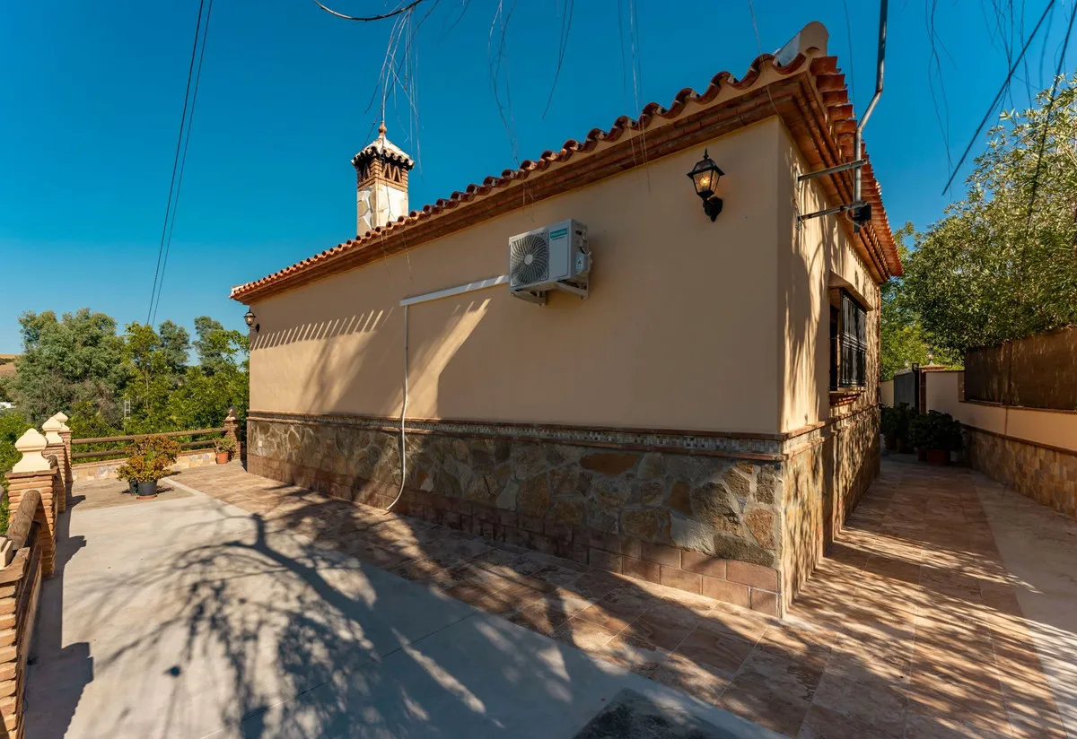 01505745-21c6-45db-bd64-460145467760