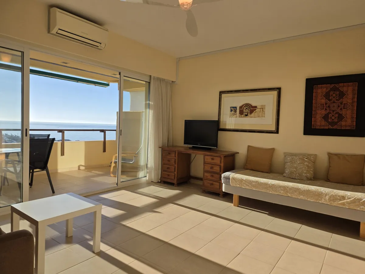 8f9ee451-7ac6-4f34-b8ff-4f8caedd391e