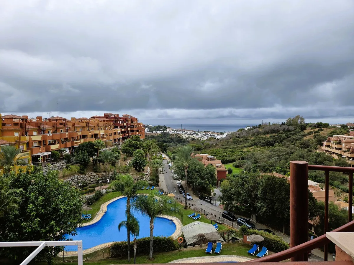 99e20a9b-3e89-4ef2-8fb2-de5e3dbdc8ff