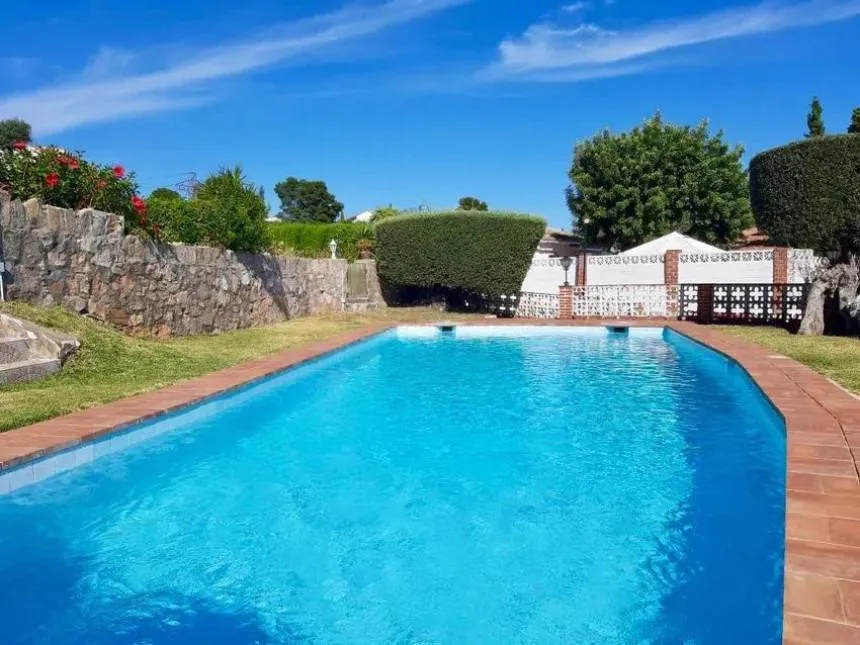 988ca4e2-3d27-4481-9640-1189ad75e986