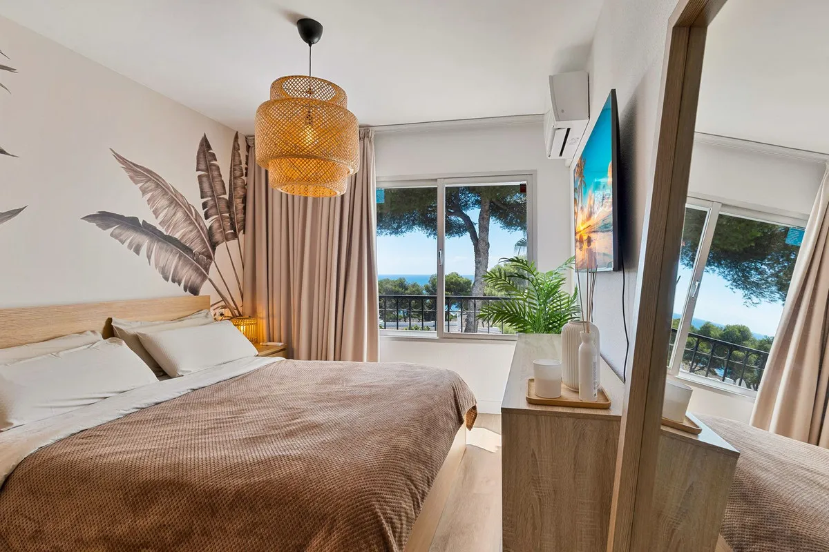 53033a71-6f72-411a-bdc4-ec976a8621a9