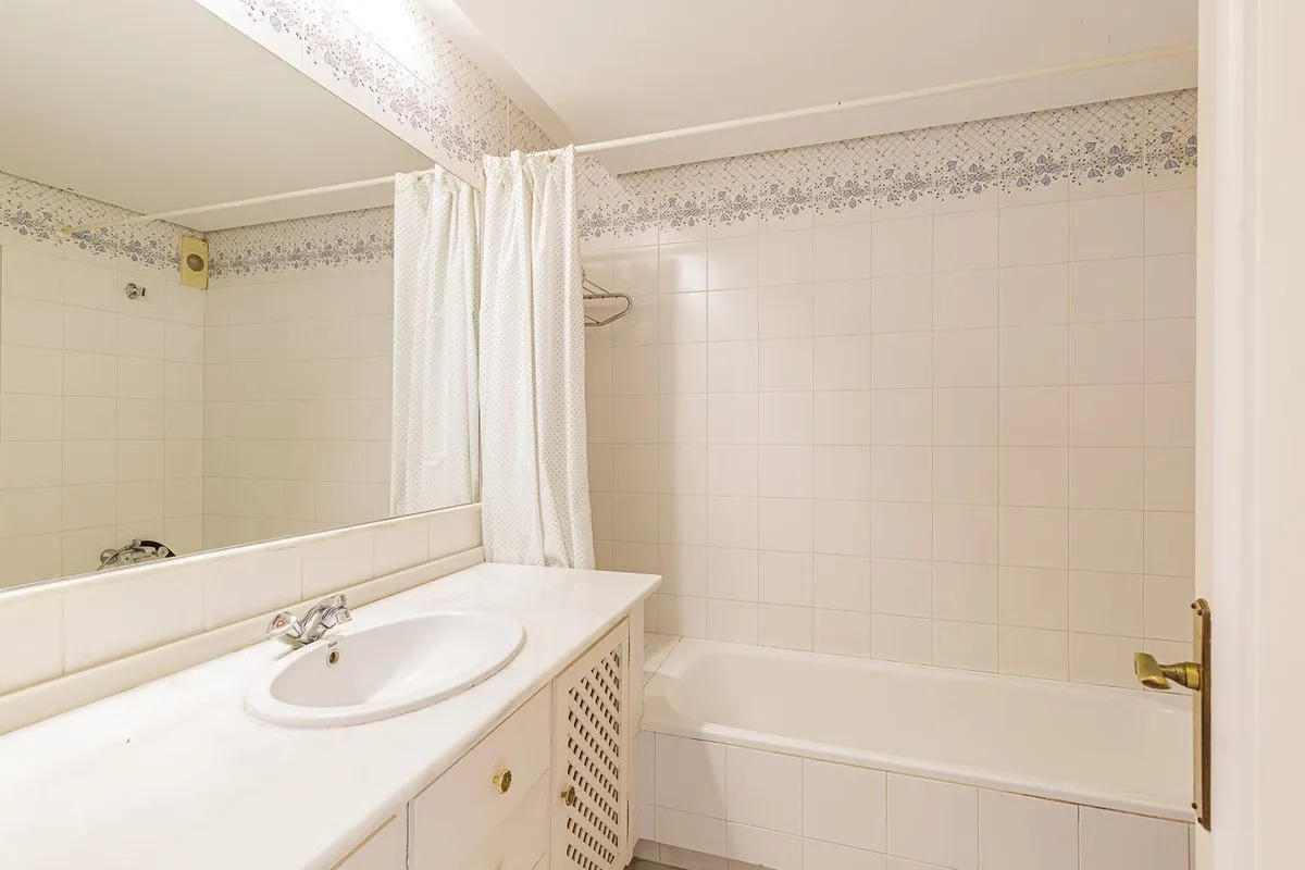 b6584e15-b02e-454c-8efd-baf83e0178cd