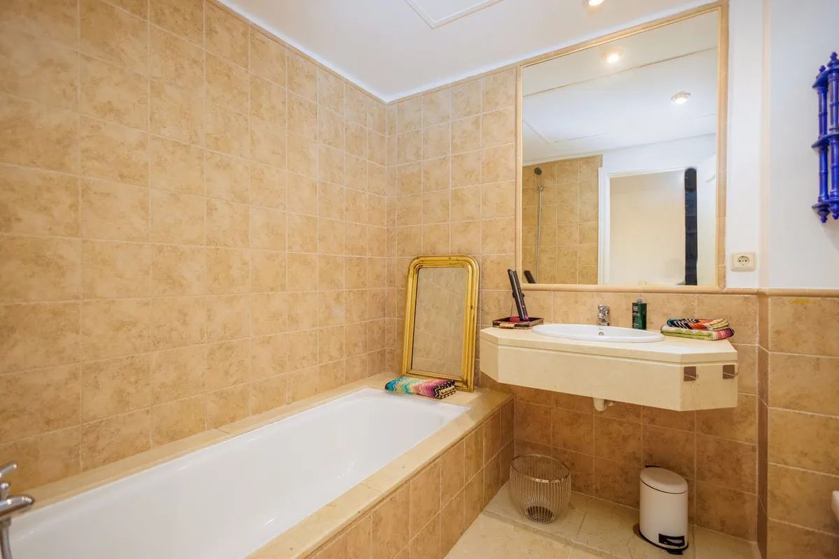 1c2bdee4-f667-43e4-8267-5e9c517e0980