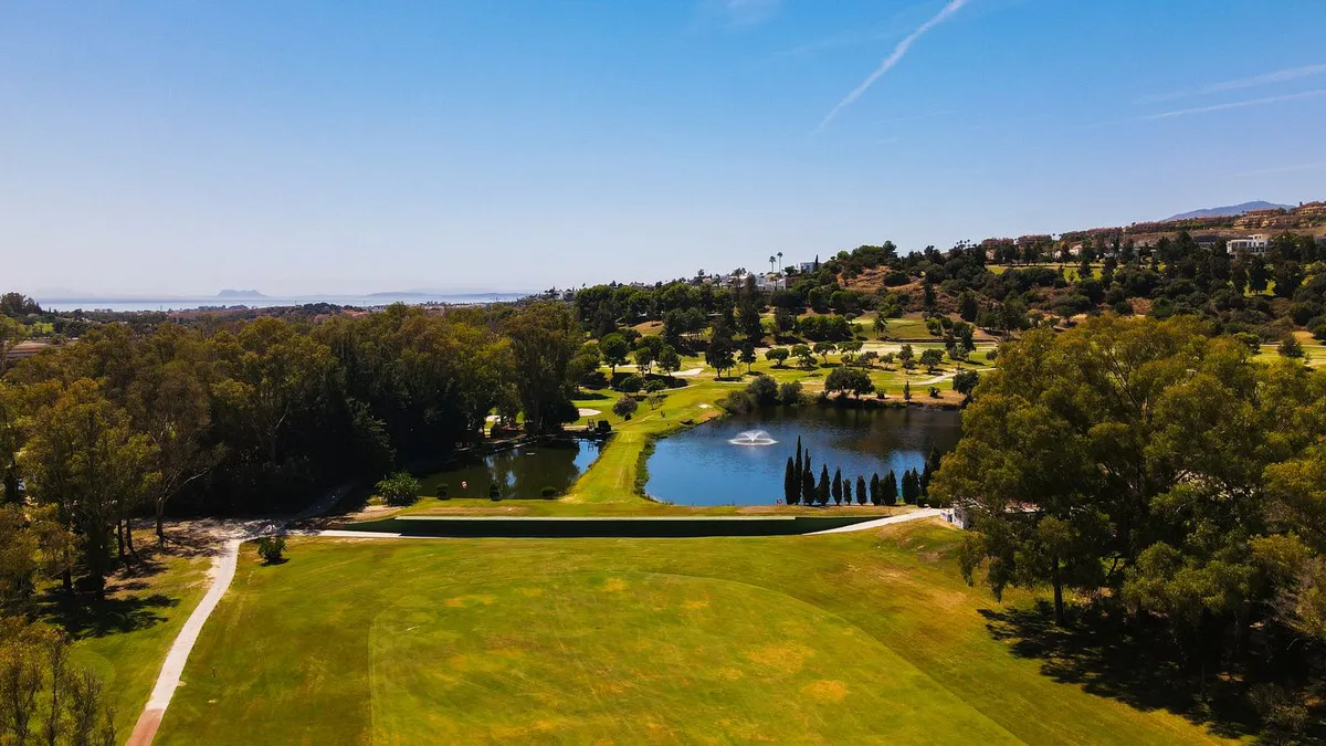 984e38d3-b6a5-4256-920c-f51e126f374e