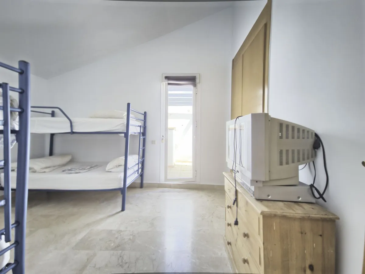 25b7c3cb-53eb-4880-9b35-75e99ab74efd