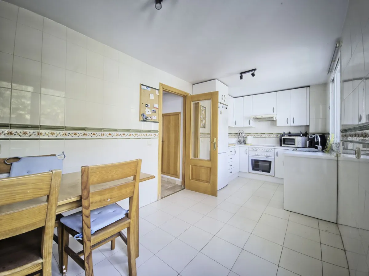 2b7a7149-09ca-40c7-af2b-70ac0aba6e23