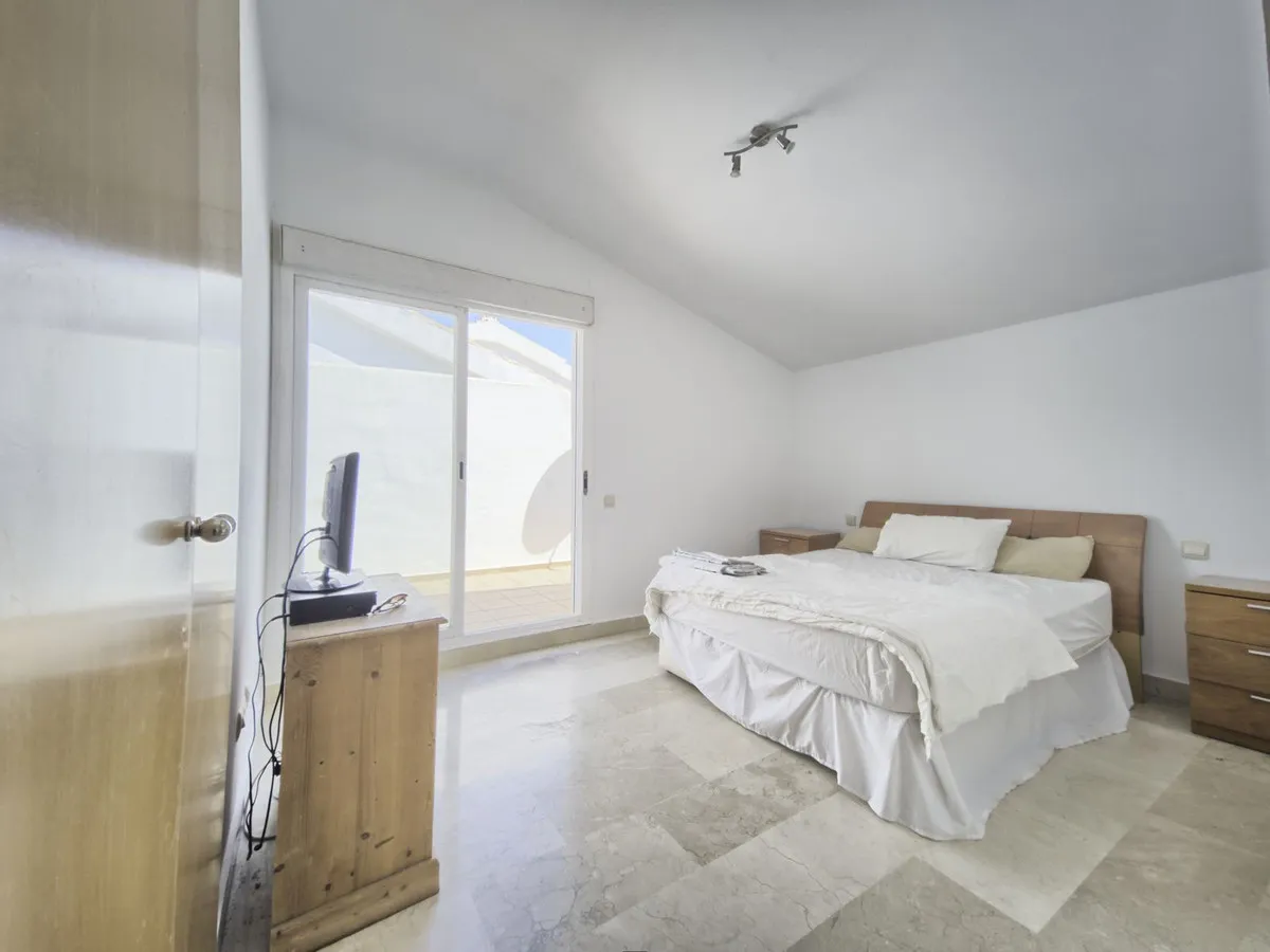 77c6baf7-62cd-45e9-8167-863b371b603c