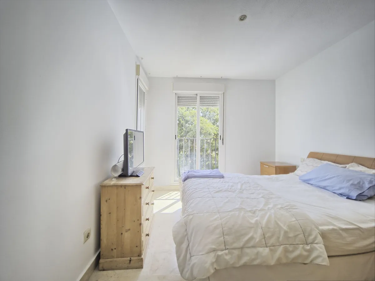 c7e8e4ec-35b4-4f40-b12b-c20ce2a374c9