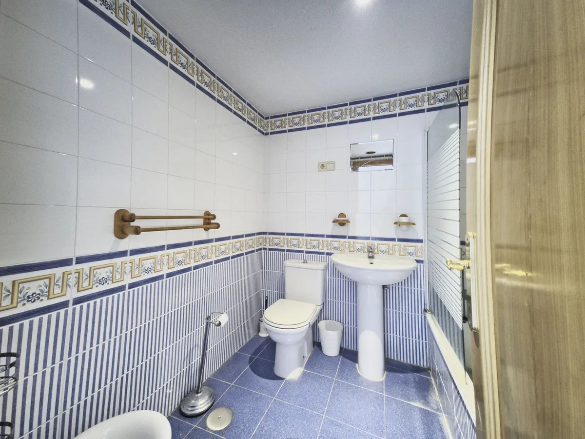 db76dedc-65f2-4f16-95dc-480f4de85a33