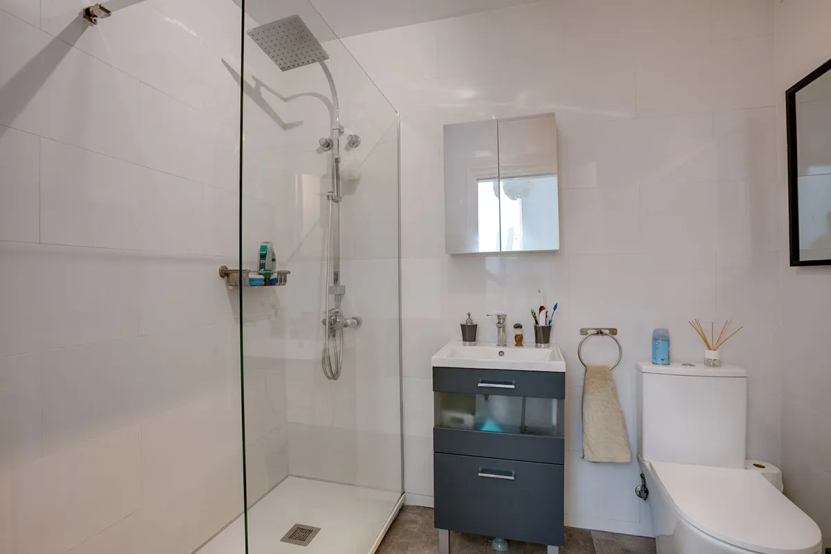 b72c9fee-ac2f-4085-8d4b-2f99f54a6e44