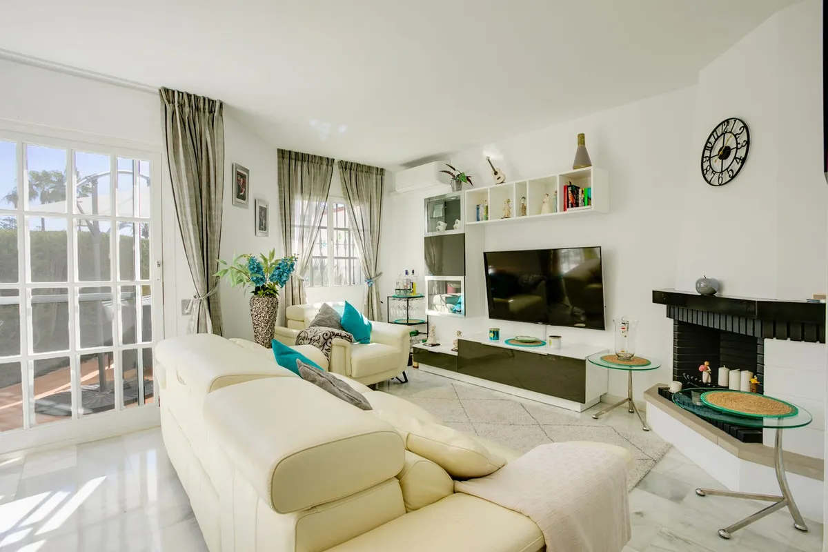 c5dccab1-d878-48df-9cc8-dd8fb6d04139