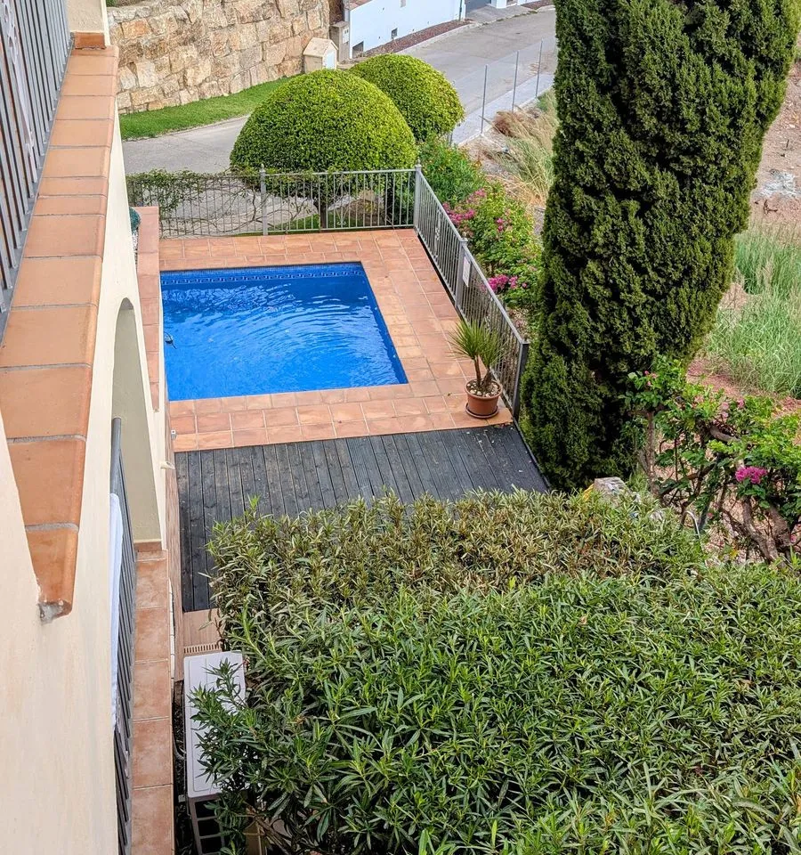 93160541-228b-4b91-bf12-3849c5168554