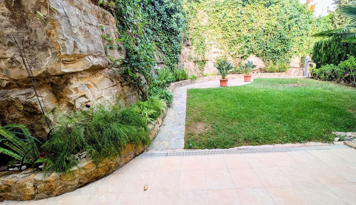 a4ff1df8-77e2-4acf-9684-5bf60c2e8ff3