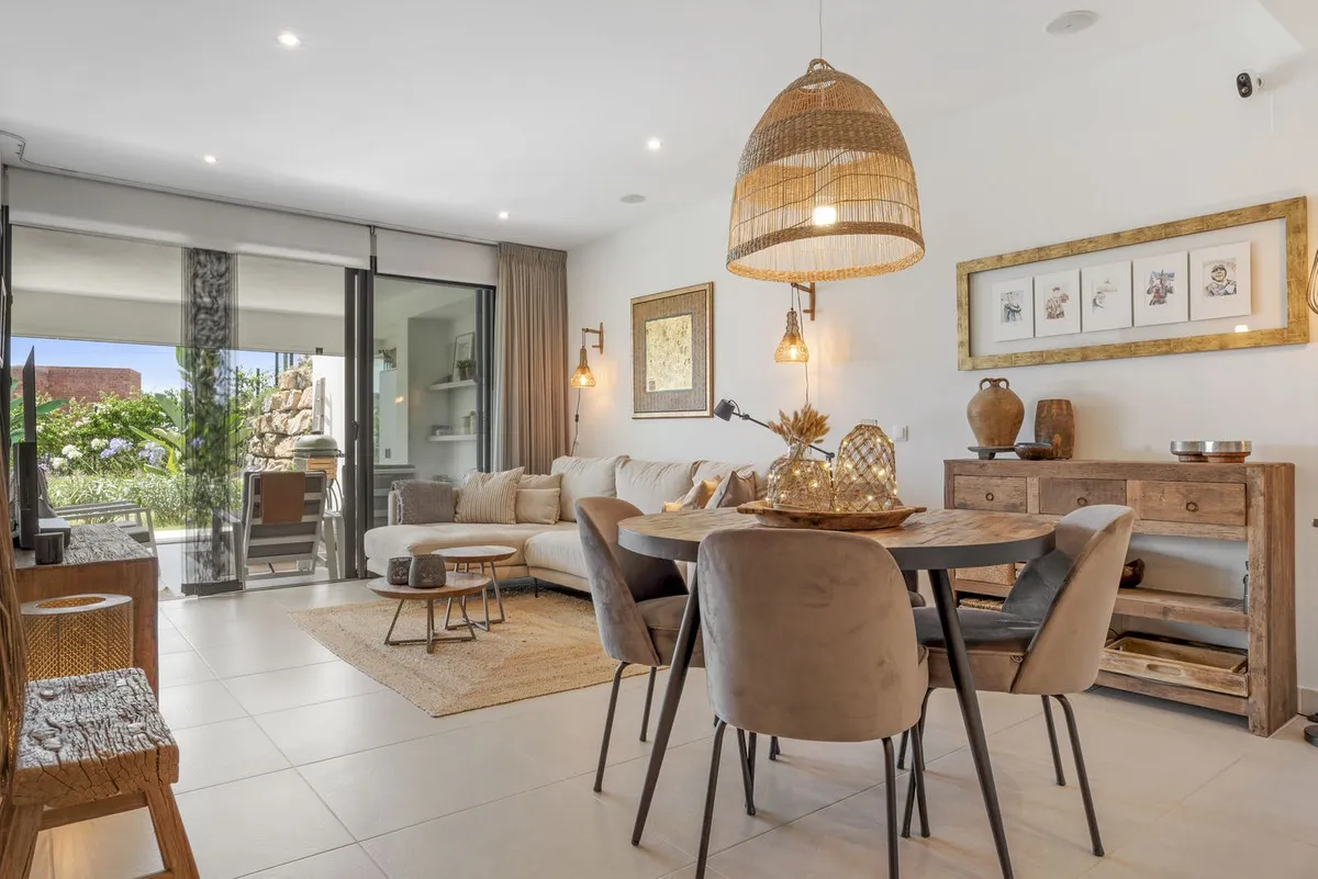 c8f95ae8-94e2-492a-a812-177fcb3161f7