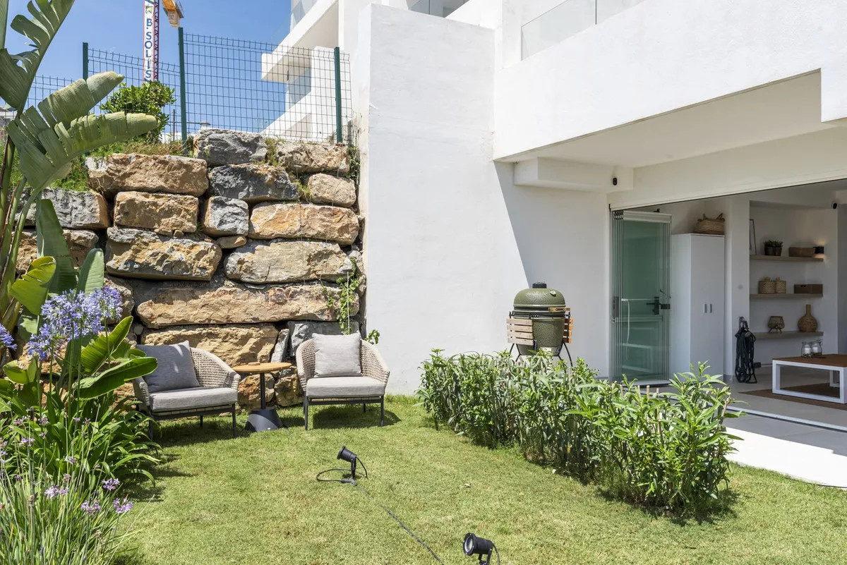 eeedf6c7-018f-4593-8279-37ad14e3a9e6