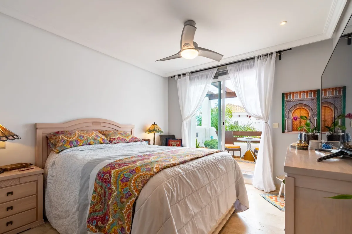 000a03e0-0ad7-4729-9ad4-1c3e01972cc8