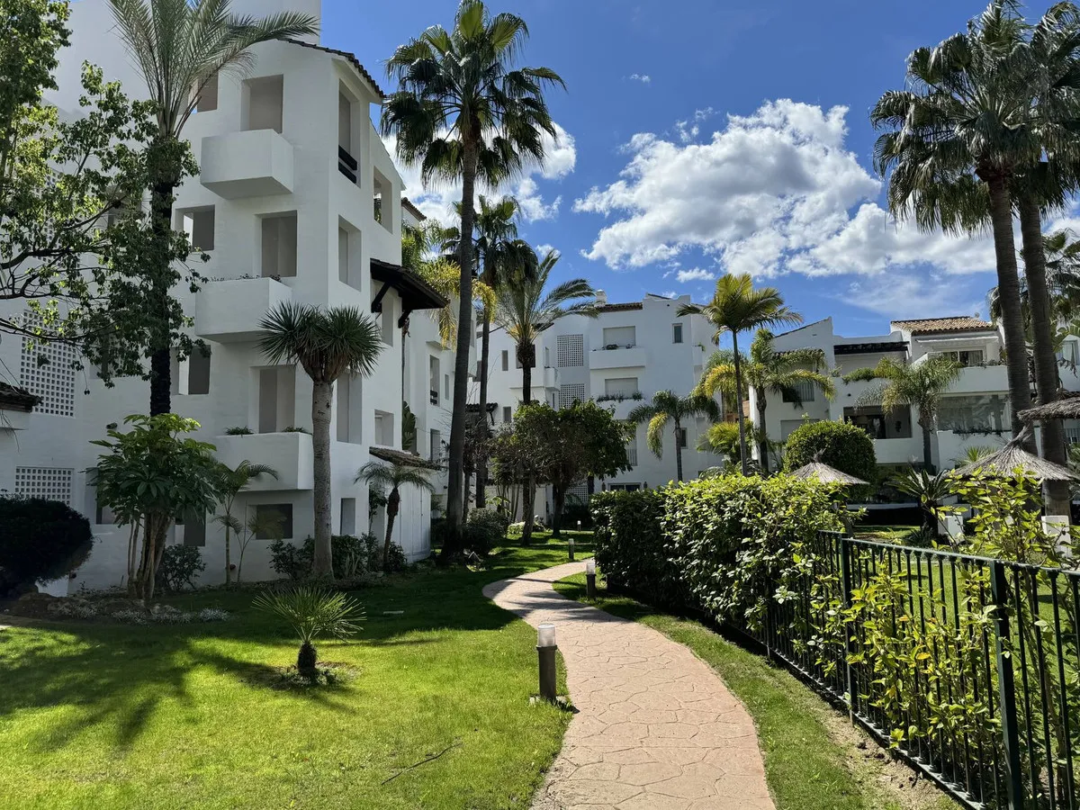 0c9ff9a1-b37d-483e-9b89-383ee880c01a