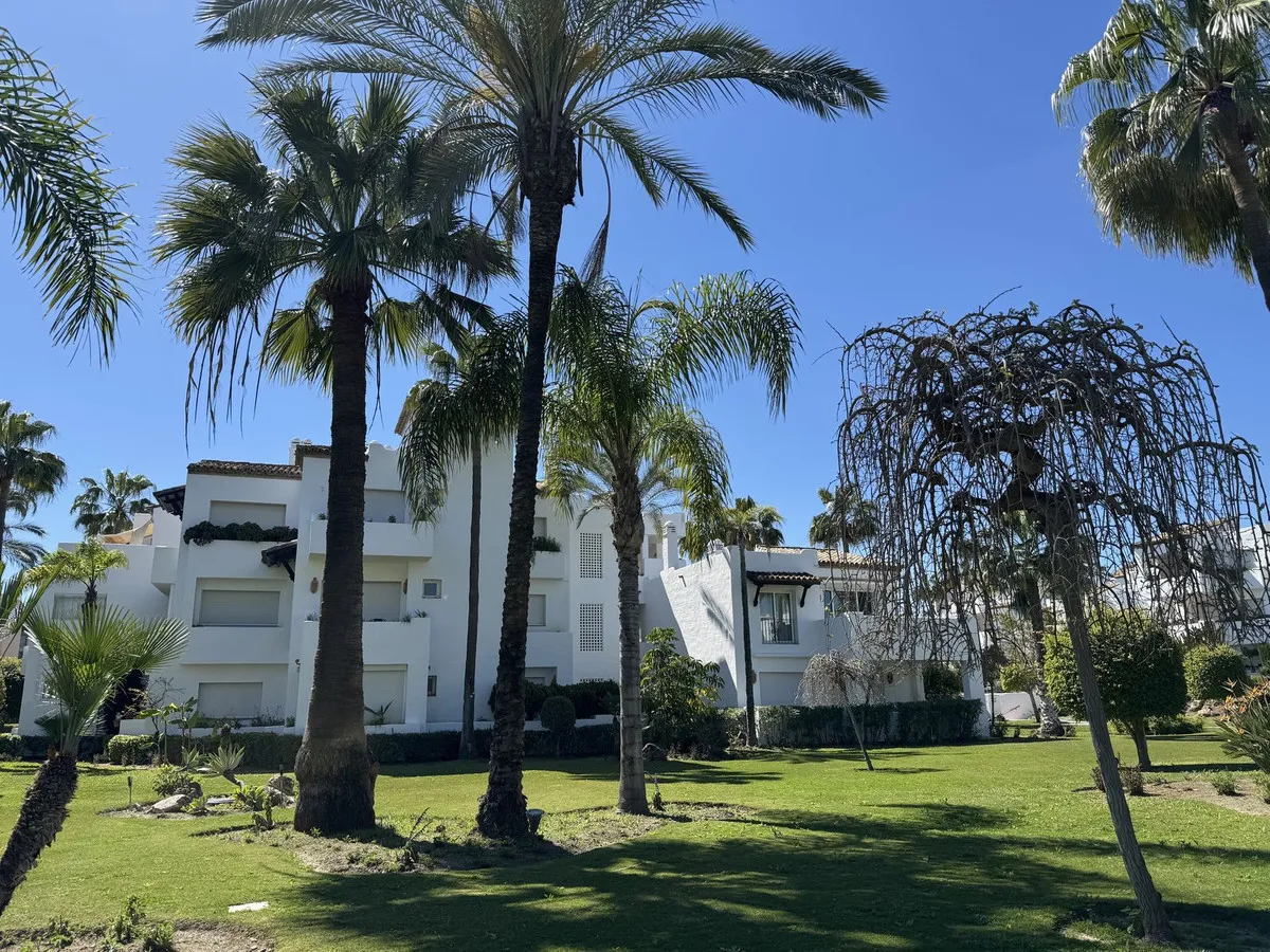 42a43c79-4bab-40df-9444-a8f3cb03c122