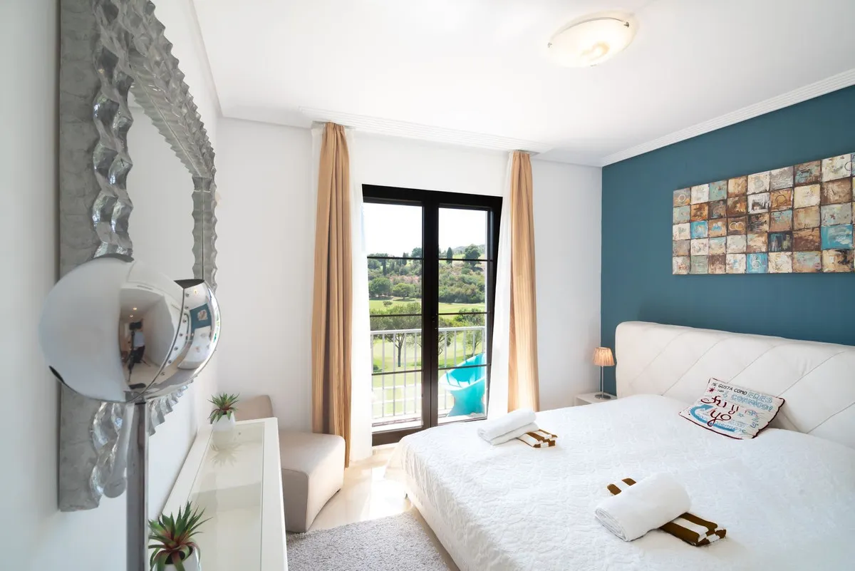 b9179262-a1fa-4c41-a619-343475f051d9