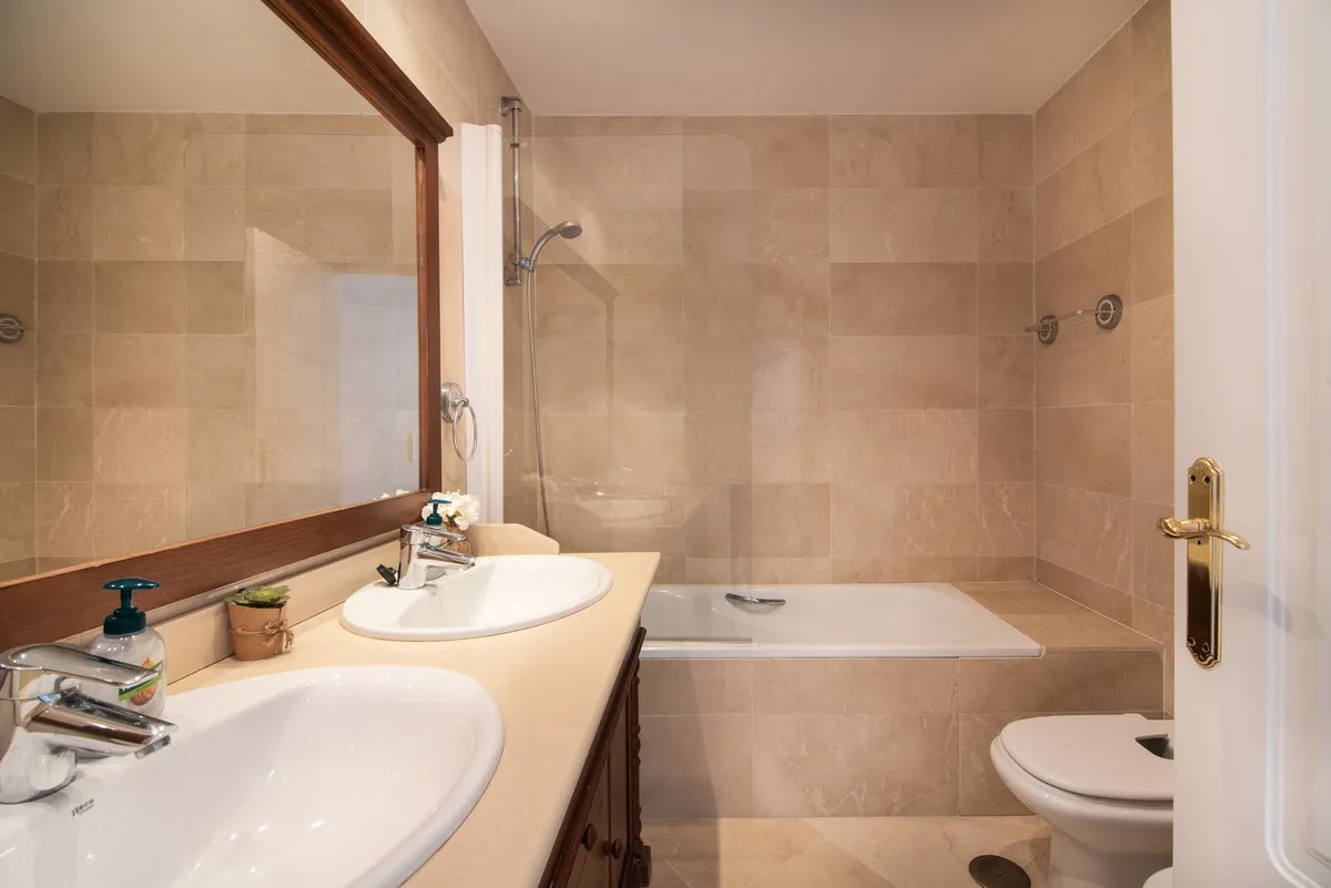 cd3c7426-bcd4-4d04-9fae-4538a6fa7ef2