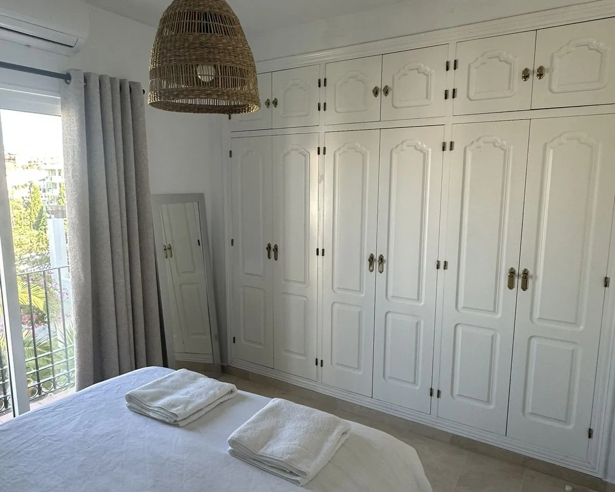 1e479453-76b8-457b-b1e1-a447b5a0e5b1