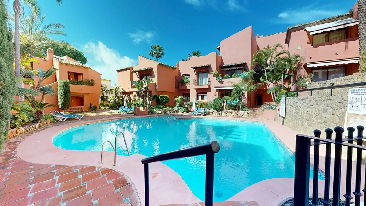 8e56d06d-f8b5-4a86-ab6b-8432624b7eee