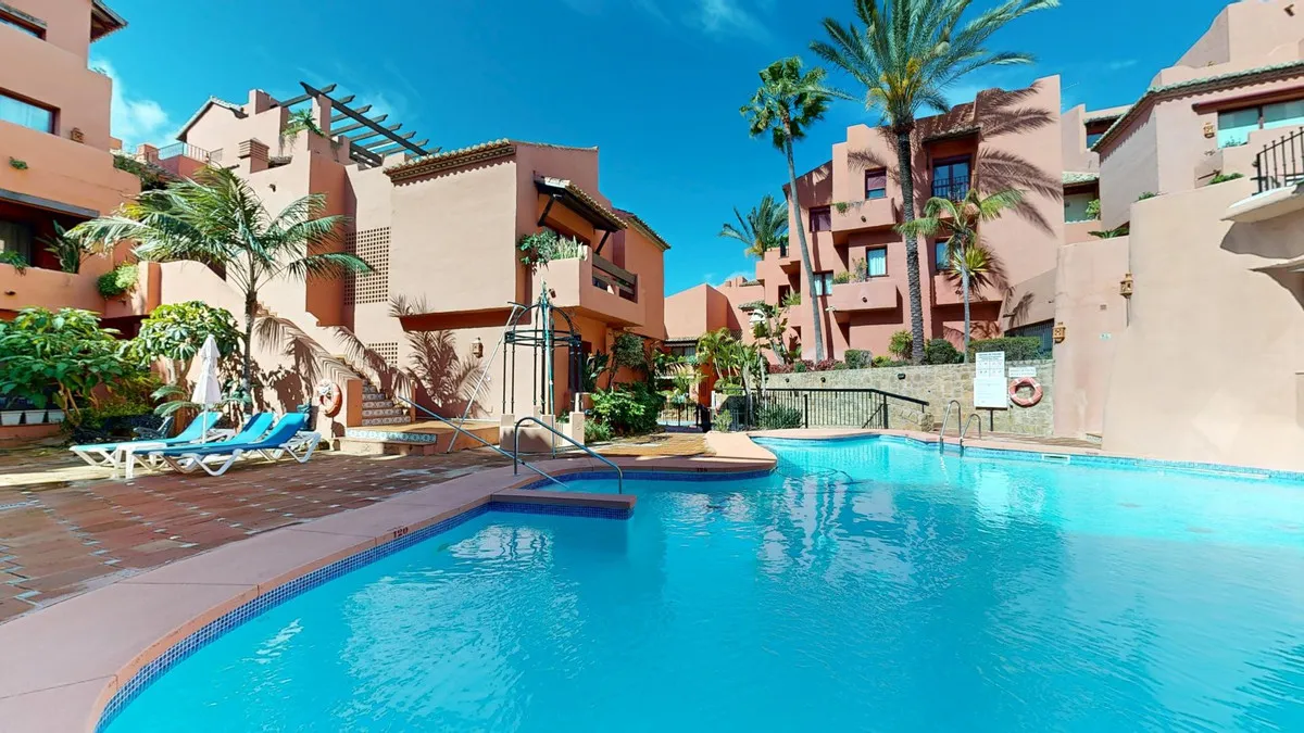 e1adfbd4-c102-4364-9b54-9c8861476455