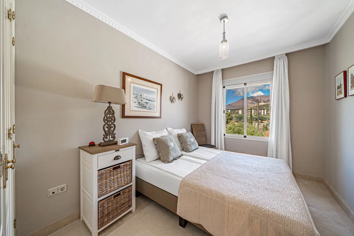 358eb084-2a6a-4493-b877-e45755d2b6eb