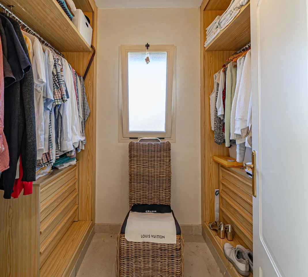 839a8c47-5685-40cf-b260-54a2802ee0c8