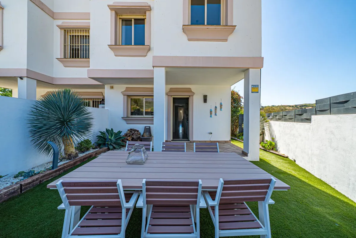 ae23c097-bc46-4d6e-8ef3-072a3dbae59d