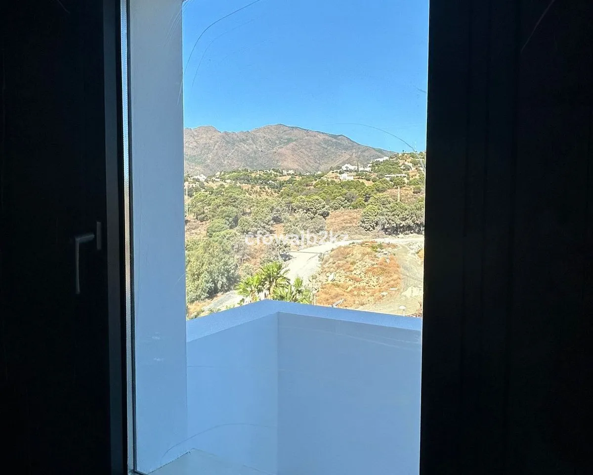 98765017-ddfc-4182-b930-43f116d46b77