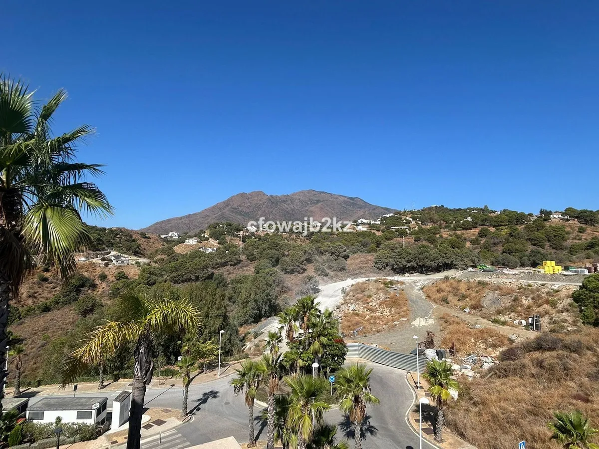 daf2a493-918b-41a5-ba16-14a825779678