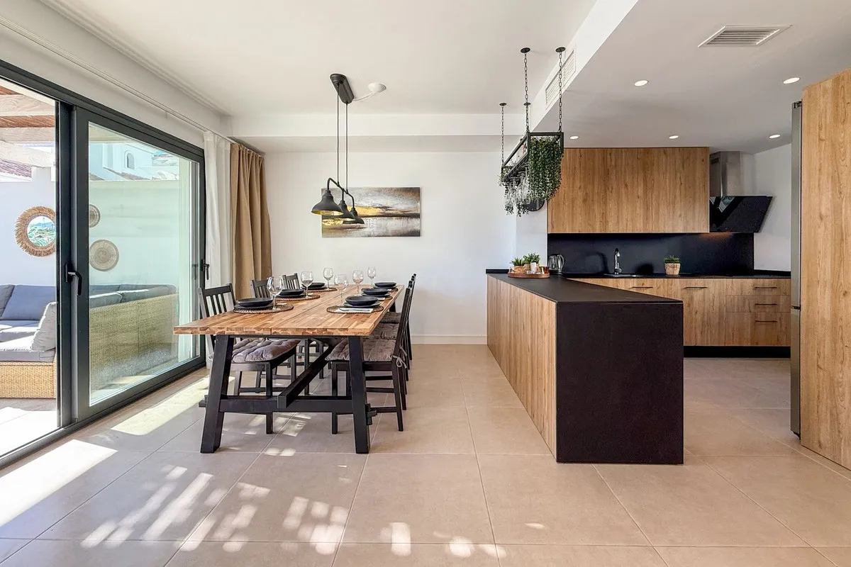 5f2f19e4-2f63-4032-98d6-9afdfbd1e525