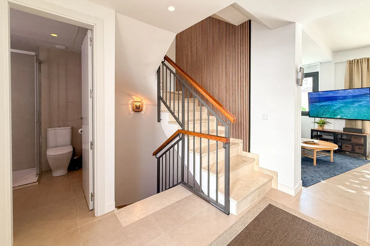 f648d5b1-ab78-4ae4-bd63-4d95ec98734b