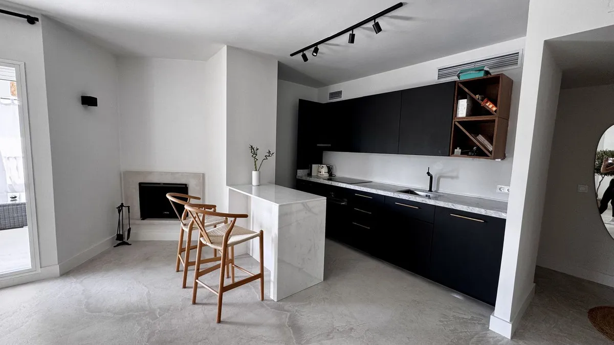 4c141fb5-cf24-4d52-9167-4a1d005863d7