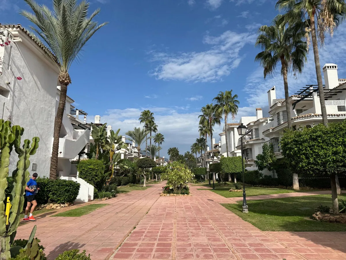 4fbd9b18-4900-41e4-8d94-54094bf3b98d