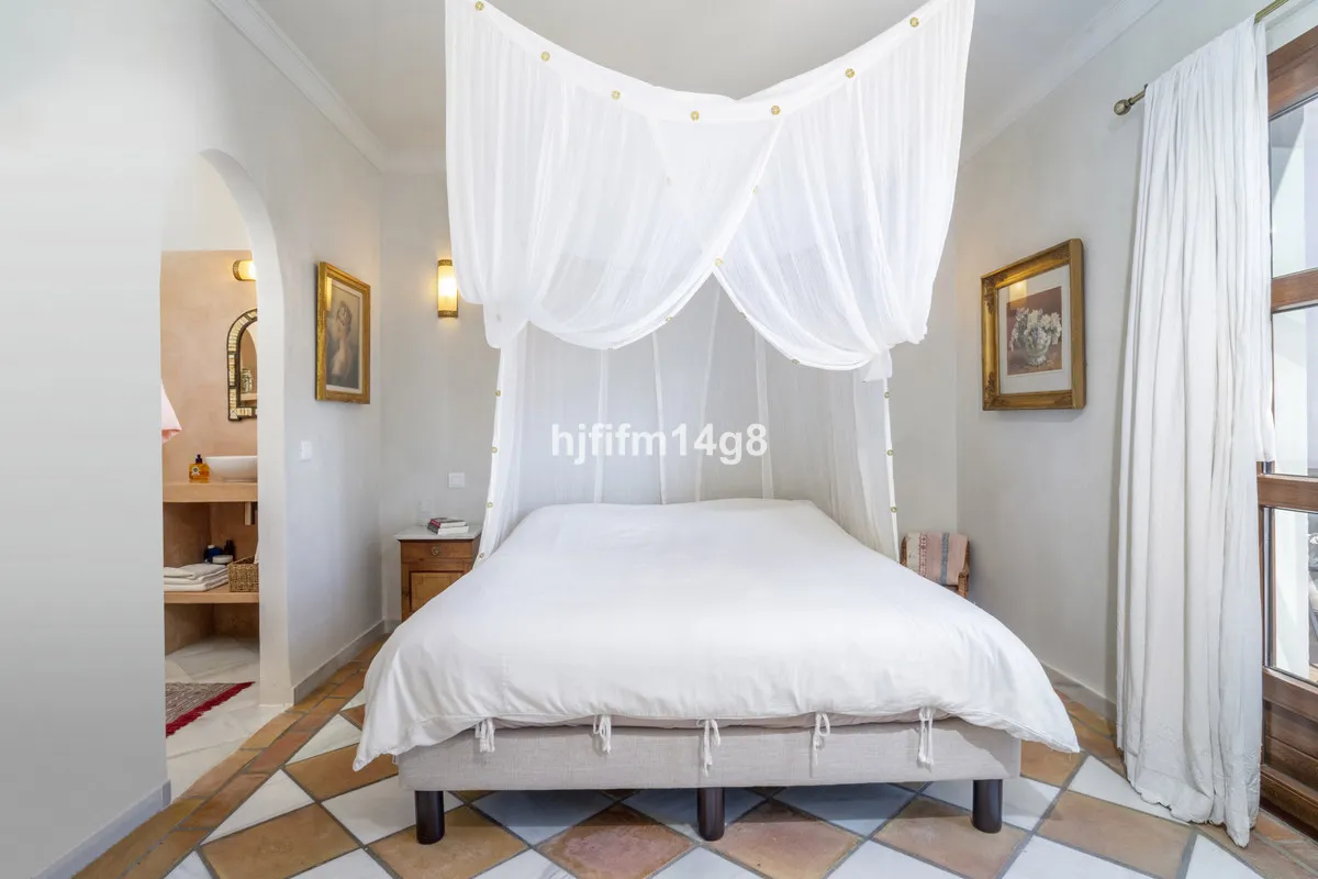 157759af-f1b7-4535-8748-f78a846b4d8e