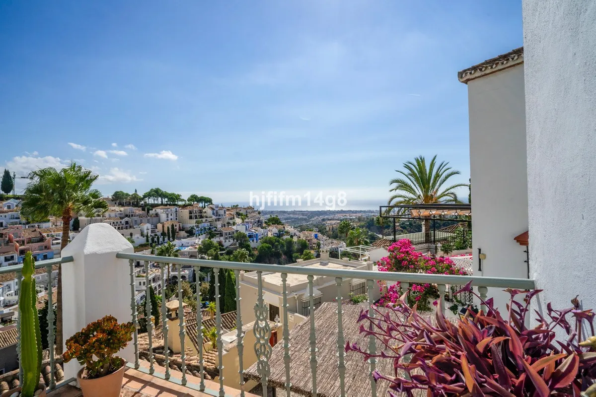 8b89963a-0d34-47dd-9f71-35a8b26874a6