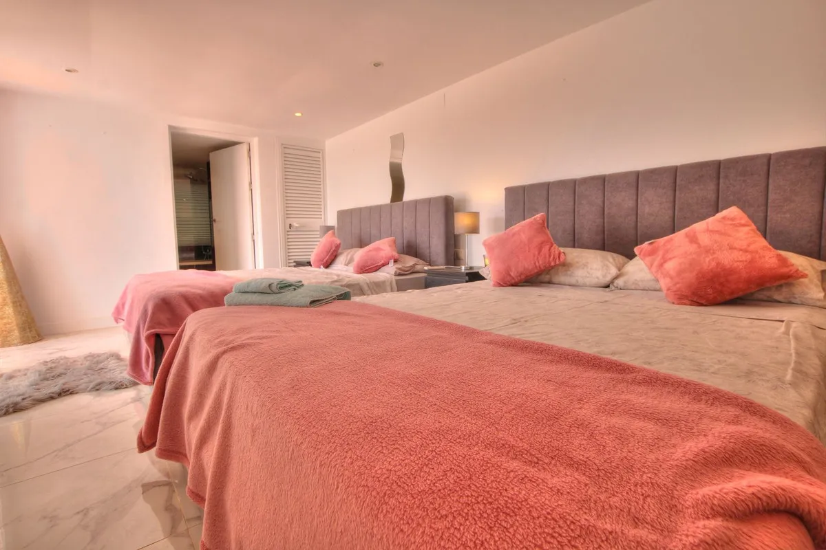 642b0dc0-38a7-43f9-9f39-659fe91a3f68