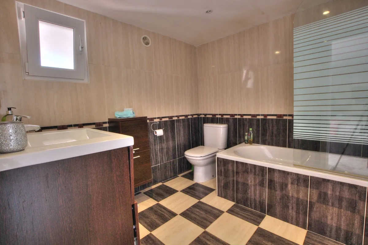 e27e10d1-ccc5-4da5-bc27-e8b3fae369ce