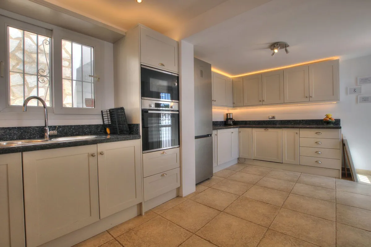 ea7fdbeb-c417-4814-a32a-253f20f53b3f