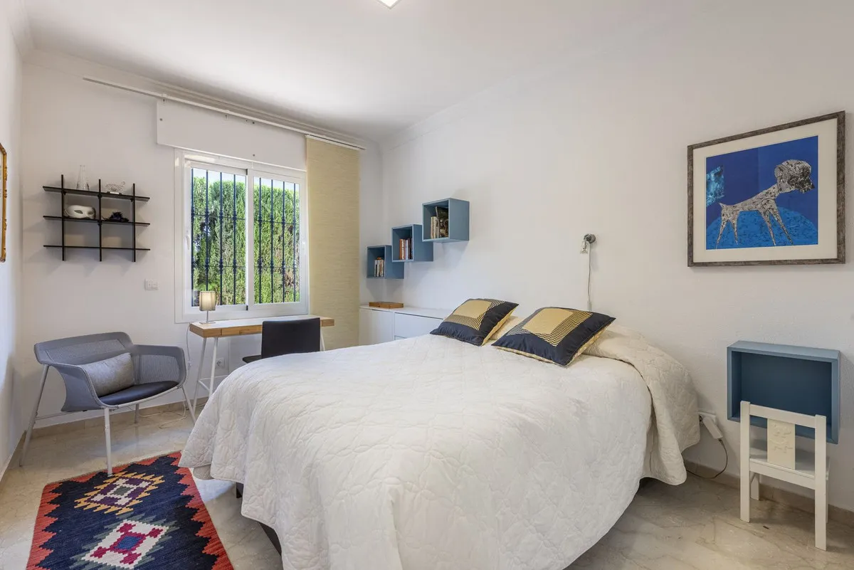 a2666009-e63f-495b-aba3-4ca3ea09c79e