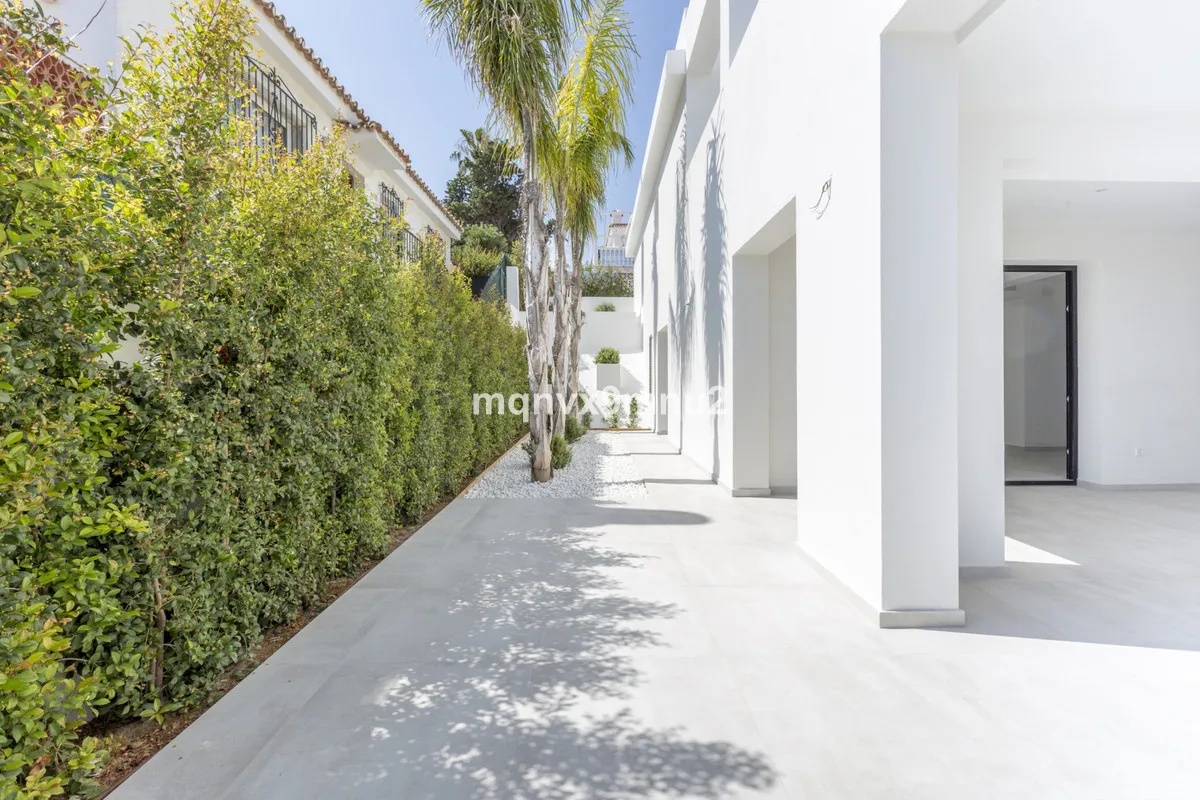 e15df70f-7902-4165-9a80-39e3b0f5c880