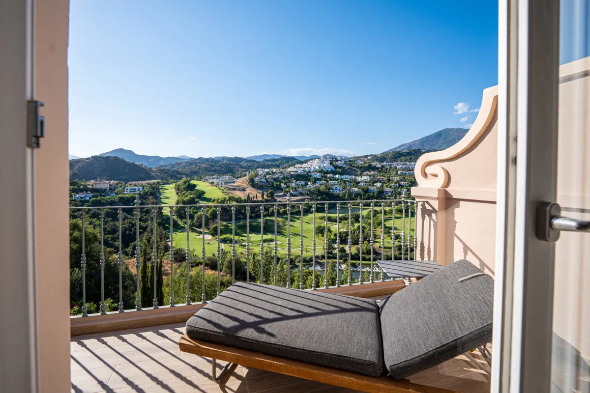 2c331dc4-14d2-4549-a198-17c26087c528