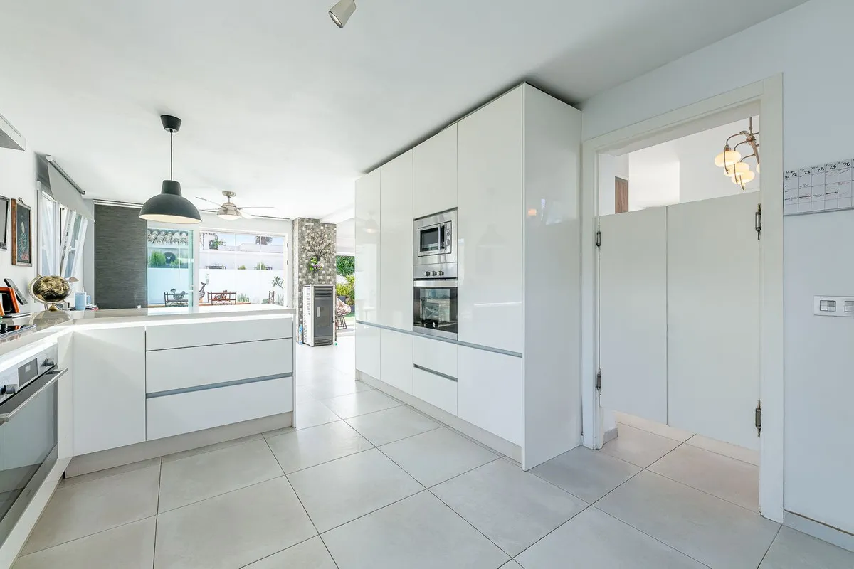 24e68ddb-2959-4a7a-96c1-260e310aa579