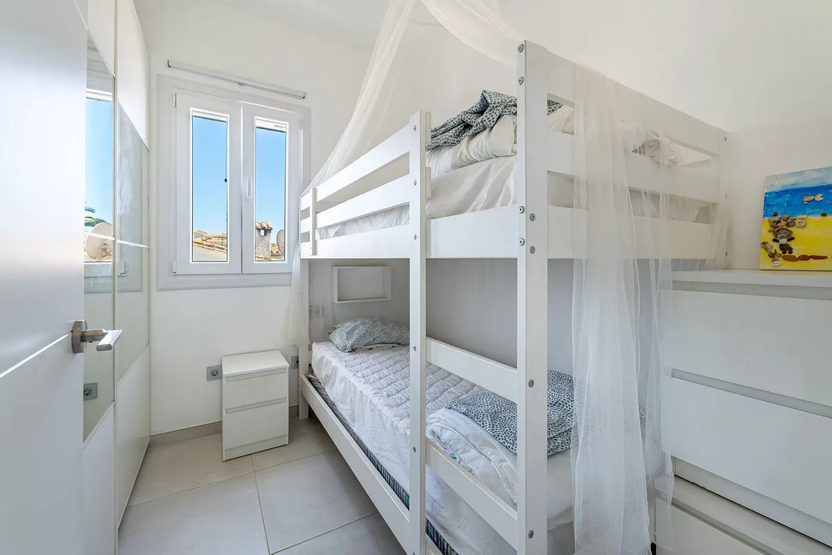 252b31af-debc-4a16-9a5d-4069649f8b56