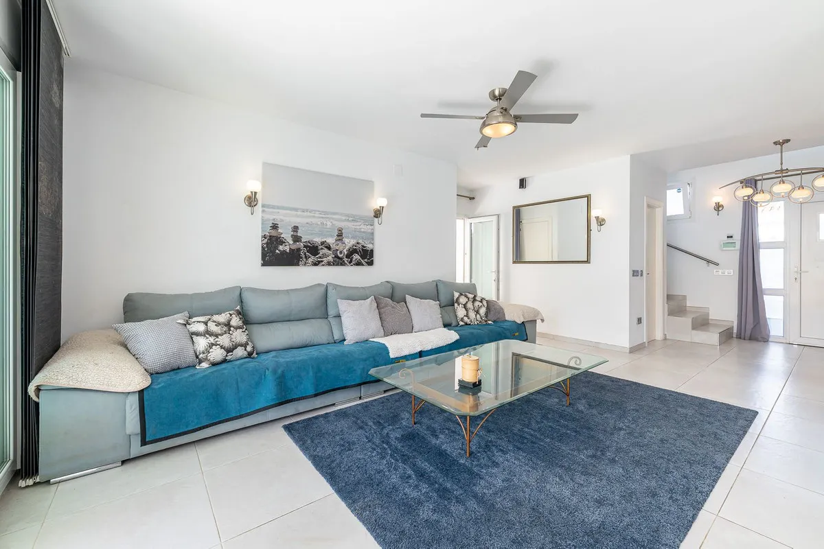 6cd2371d-d258-4585-a2c3-29b3149308a0