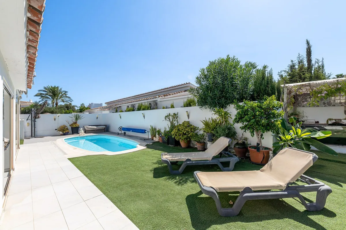 8ce41ea0-22b5-4f00-8c92-b6d5bb21b0b9