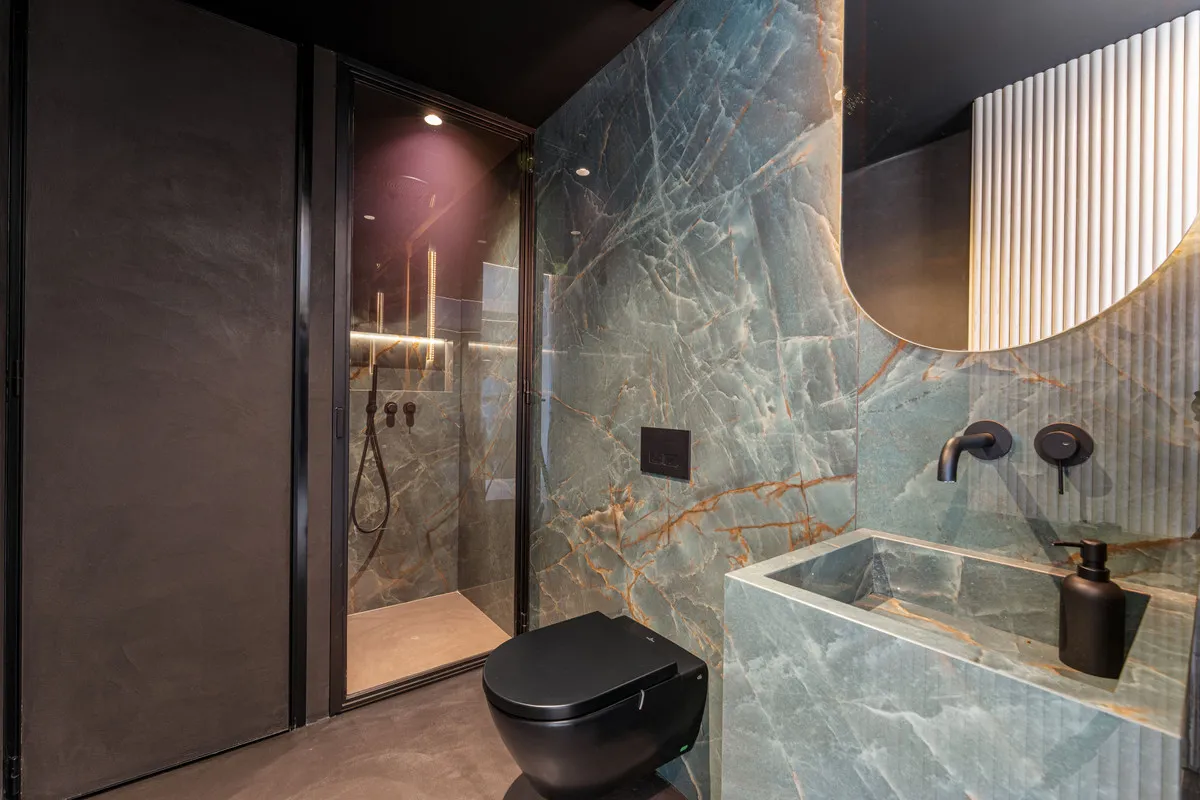 cccf5707-9fe9-4ea6-8d51-4337a8fdf862