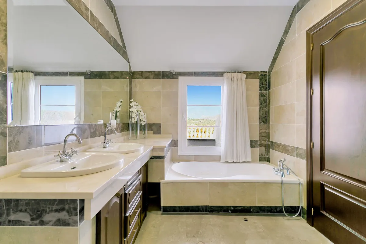 6d2b8e17-17ab-49bb-8c4a-16c4cd94c06b